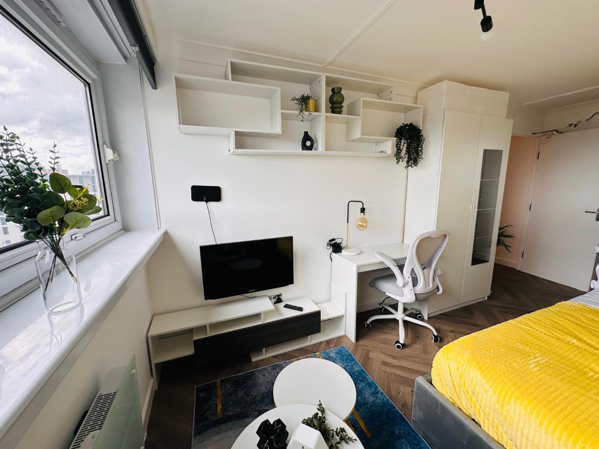 R1 - Private Room In Modern Shared Apartment, Each With Kitchenette, Central Birmingham Kültér fotó